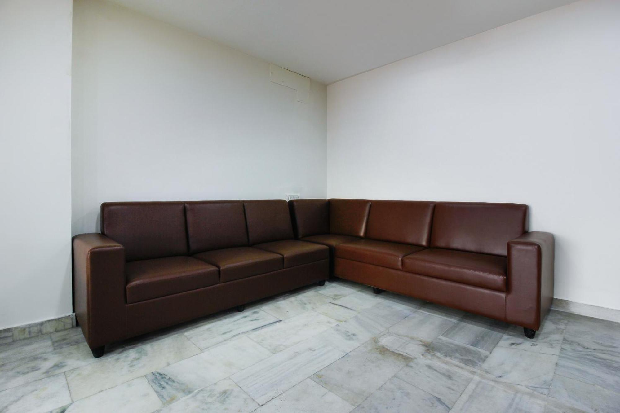 Capital O Sri Suprabhat Grand Near Kachiguda Railway Station Hyderabad Exterior foto