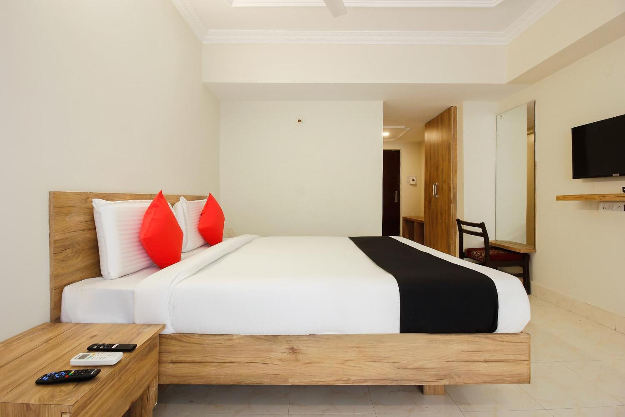 Capital O Sri Suprabhat Grand Near Kachiguda Railway Station Hyderabad Exterior foto
